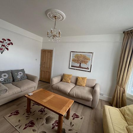 Spacious First Floor Family Flat, Sea View توركواي المظهر الخارجي الصورة